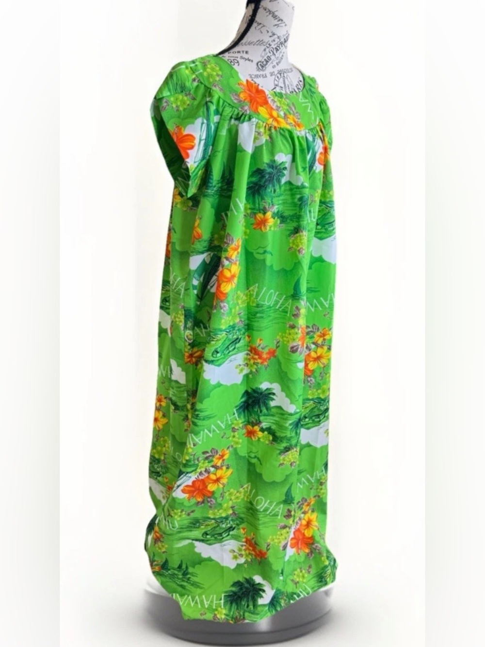 Vintage 70s 80s Hawaiian Summer Lime Green muumuu Aloha Oahu Hibiscus Dress